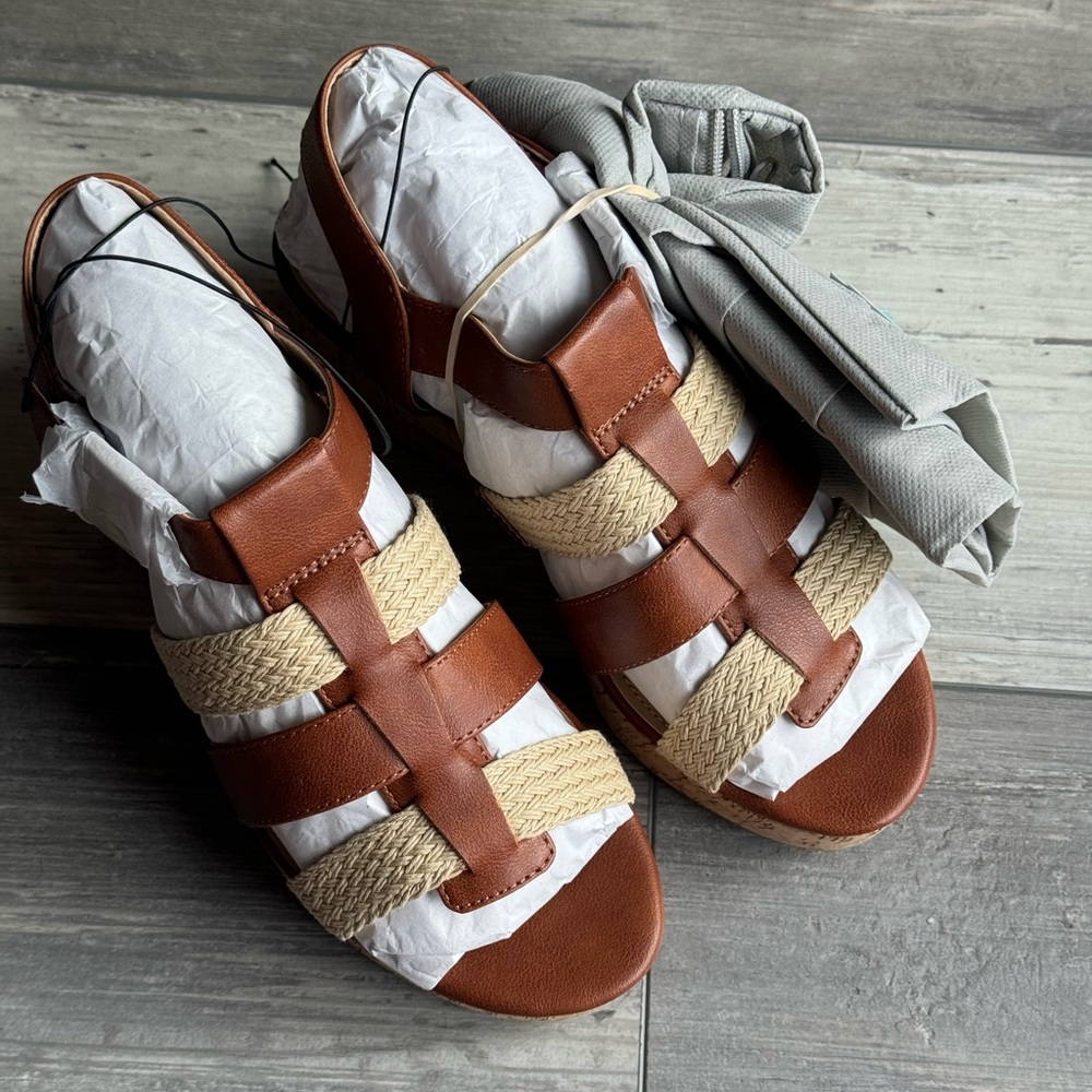 Violet & Red capree woven braid wedge cognac size 6.5 NWOB